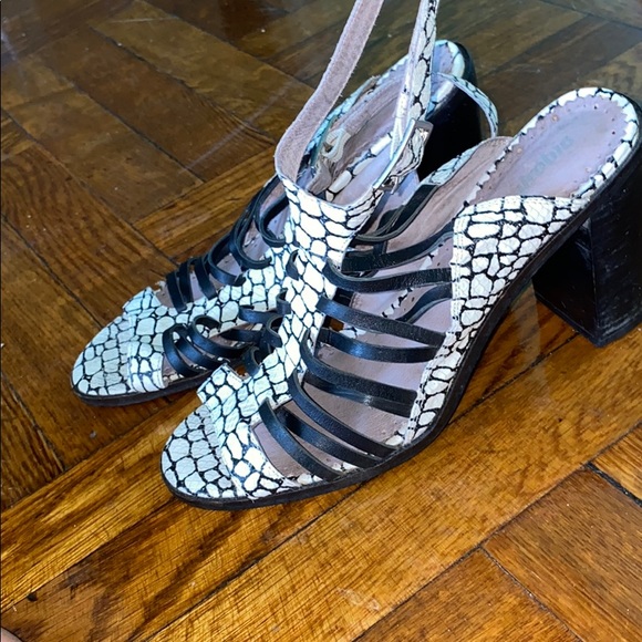 Vintage peep toe heel - Picture 3 of 3